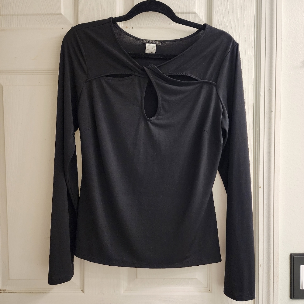 NWOT Venus Key Hole Black Long Sleeve Top